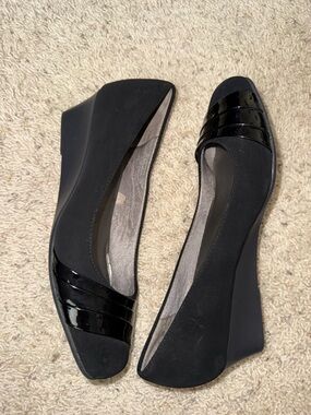 7M Lifestride Women's Black Pump Wedge
